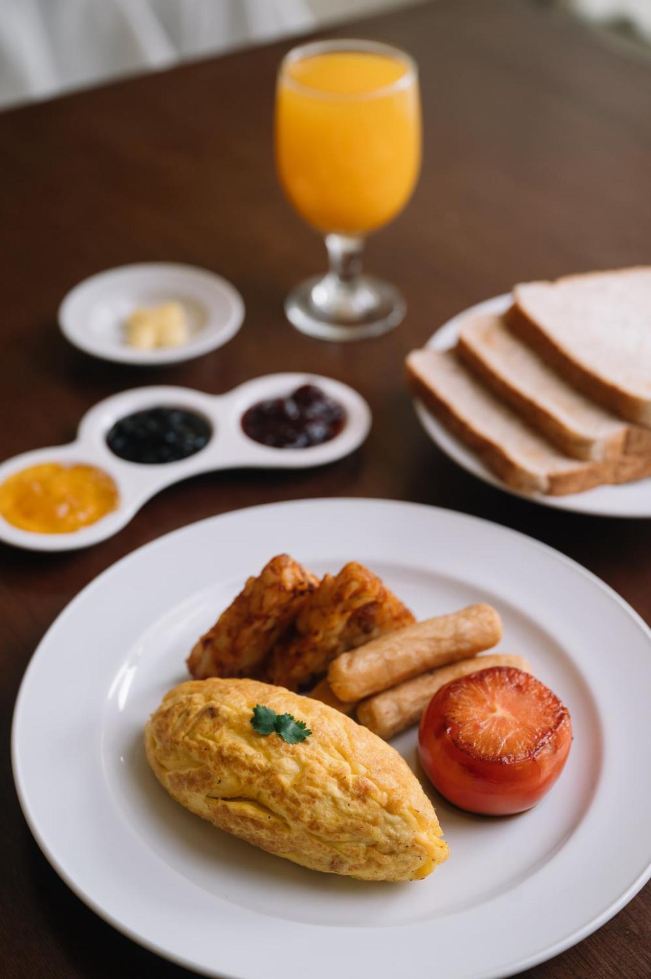 Four Points By Sheraton Hotel 4*